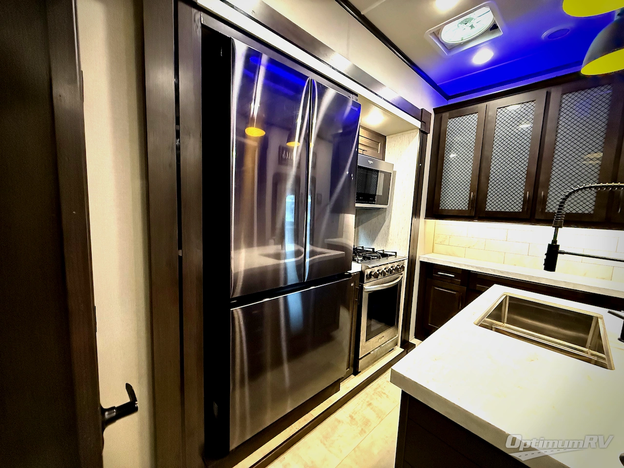 2021 Grand Design Momentum M-Class 351M Photo 12