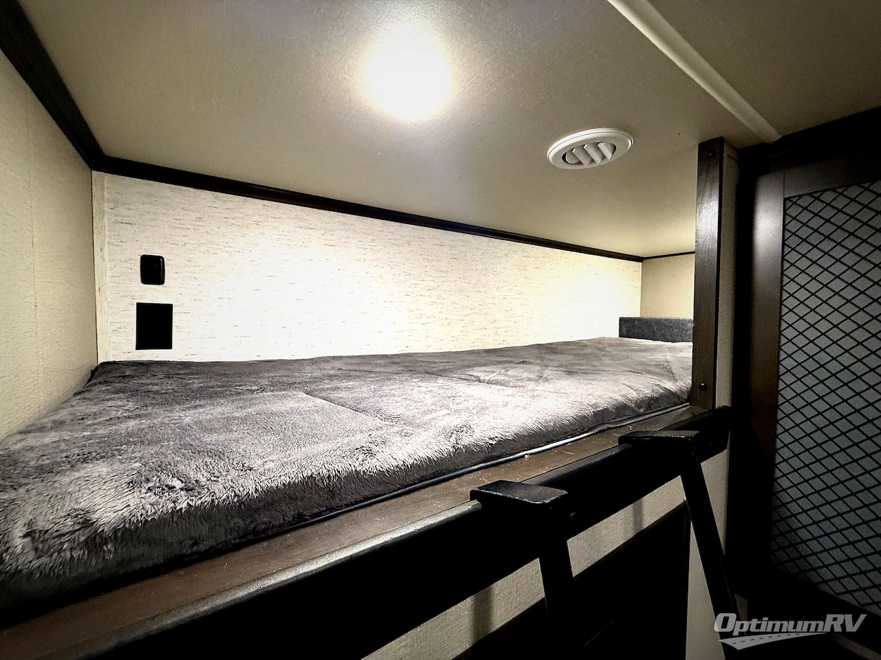 2021 Grand Design Momentum M-Class 351M Photo 16