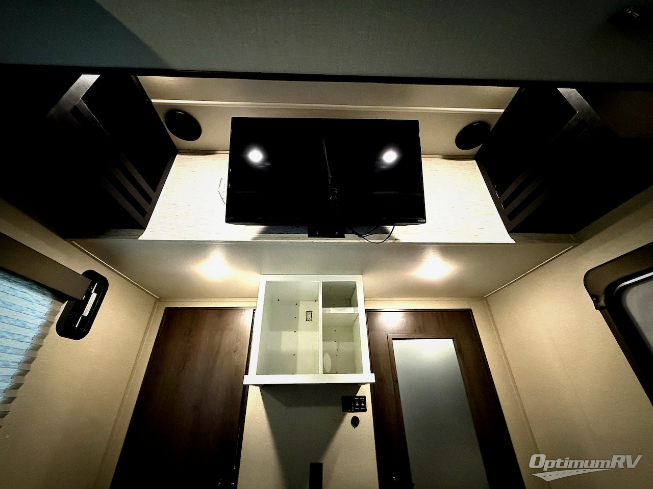 2021 Grand Design Momentum M-Class 351M Photo 19