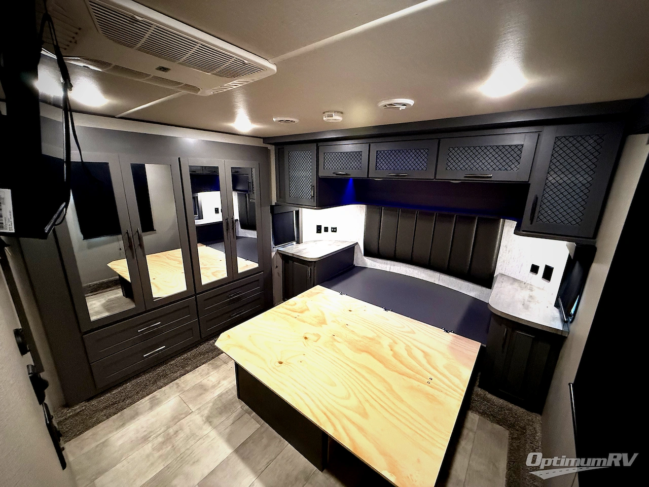 2021 Grand Design Momentum M-Class 351M Photo 27