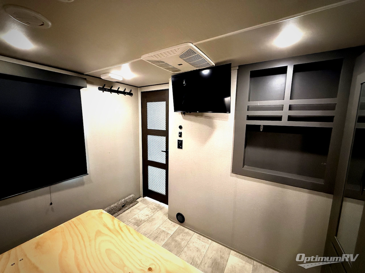 2021 Grand Design Momentum M-Class 351M Photo 28