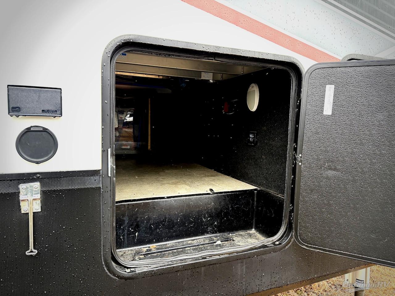 2021 Grand Design Momentum M-Class 351M Photo 29