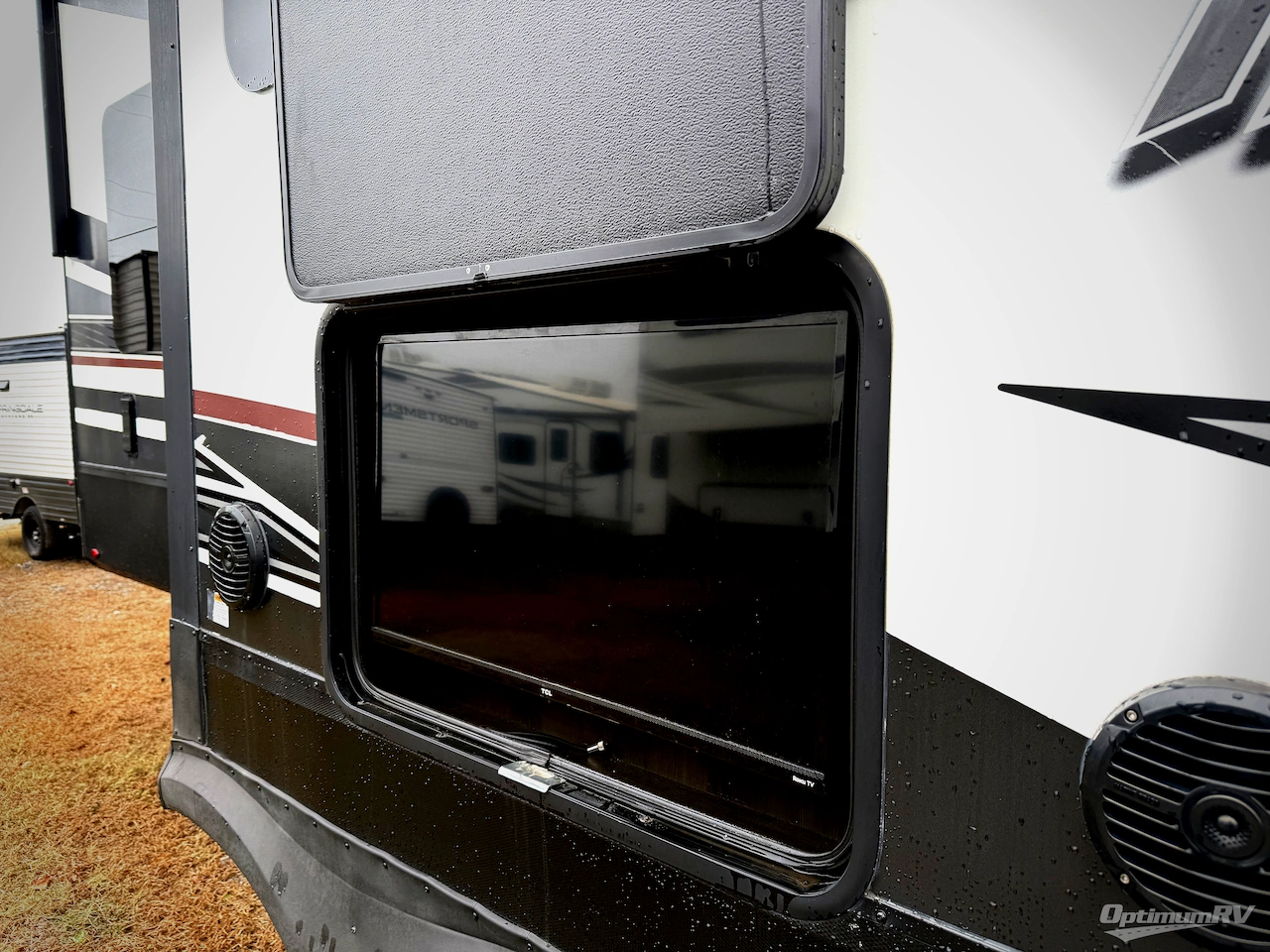 2021 Grand Design Momentum M-Class 351M Photo 30