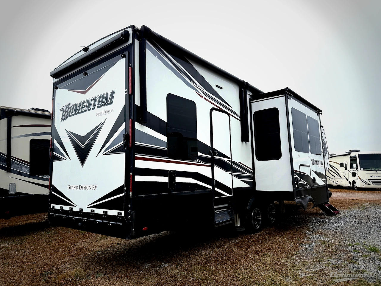 2021 Grand Design Momentum M-Class 351M Photo 2