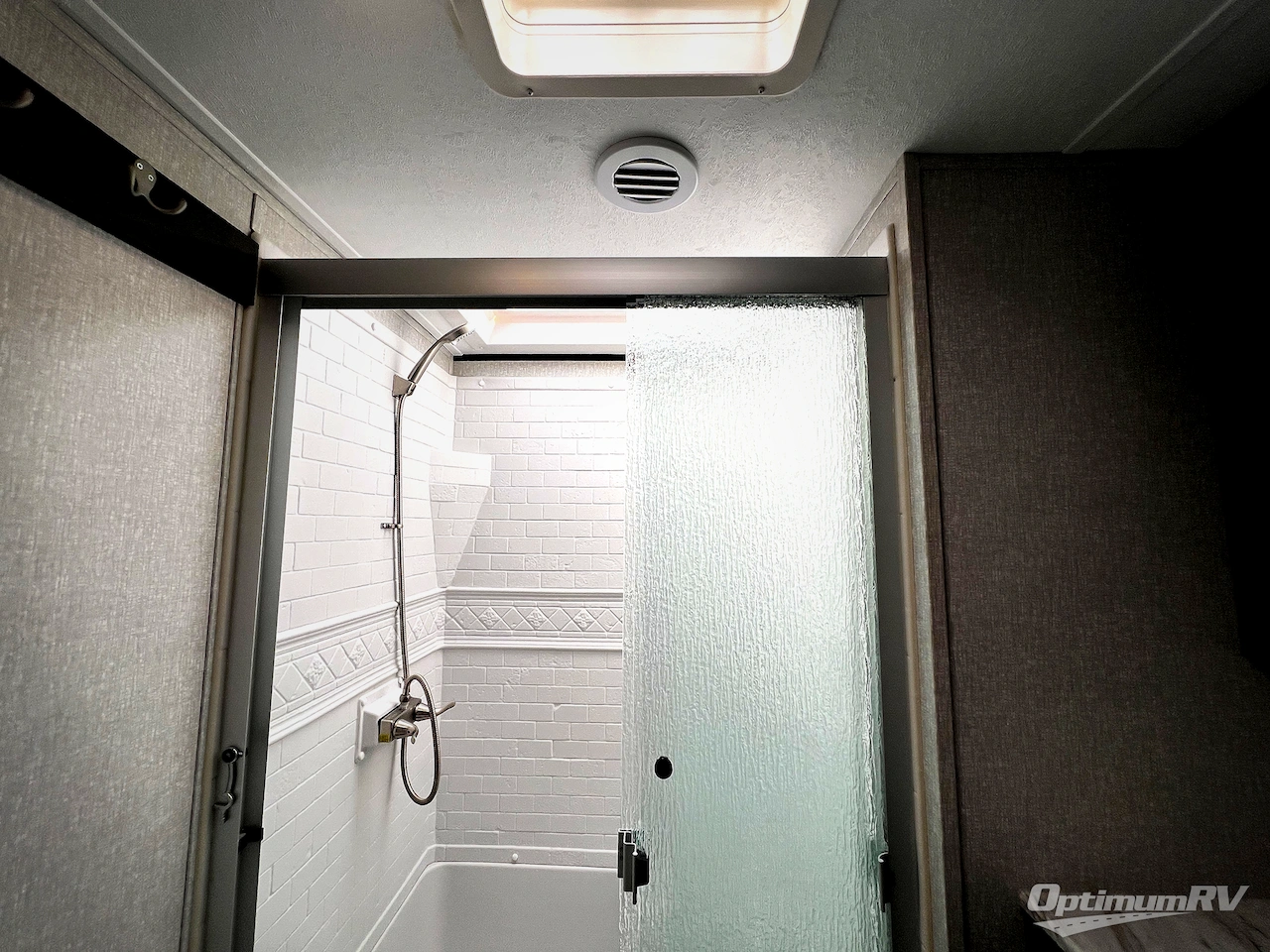 2023 Shasta Phoenix 367BH Photo 17