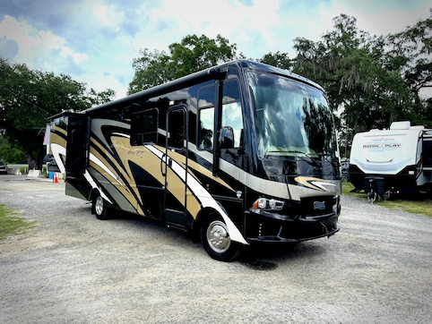 Used 2021 Newmar Bay Star 3014 Featured Photo