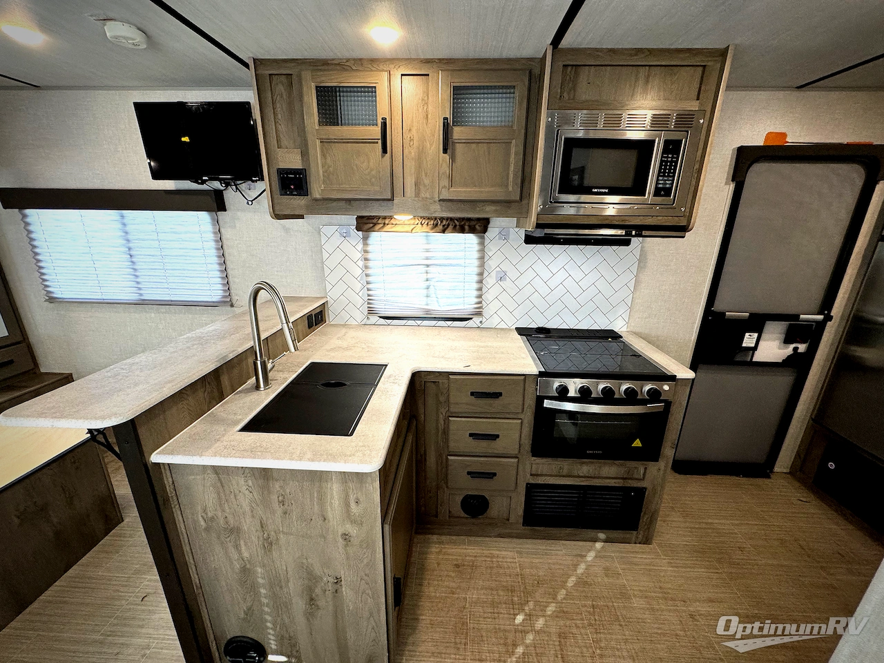 2021 Forest River Surveyor 202RBLE Photo 6