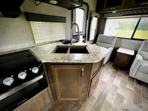 2019 Dutchmen Coleman Light 2605RL RV Photo 3