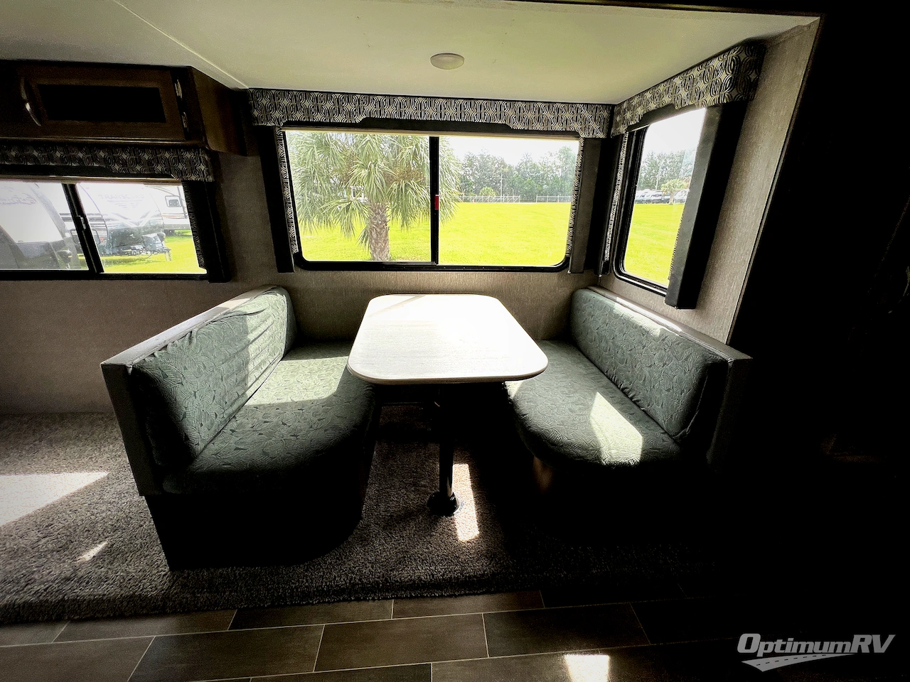 2019 Dutchmen Coleman Light 2605RL Photo 7