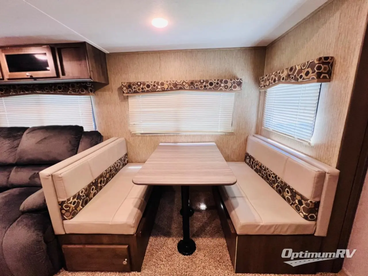 SOLD! - Used 2019 Dutchmen Coleman Lantern Series 245RK Travel