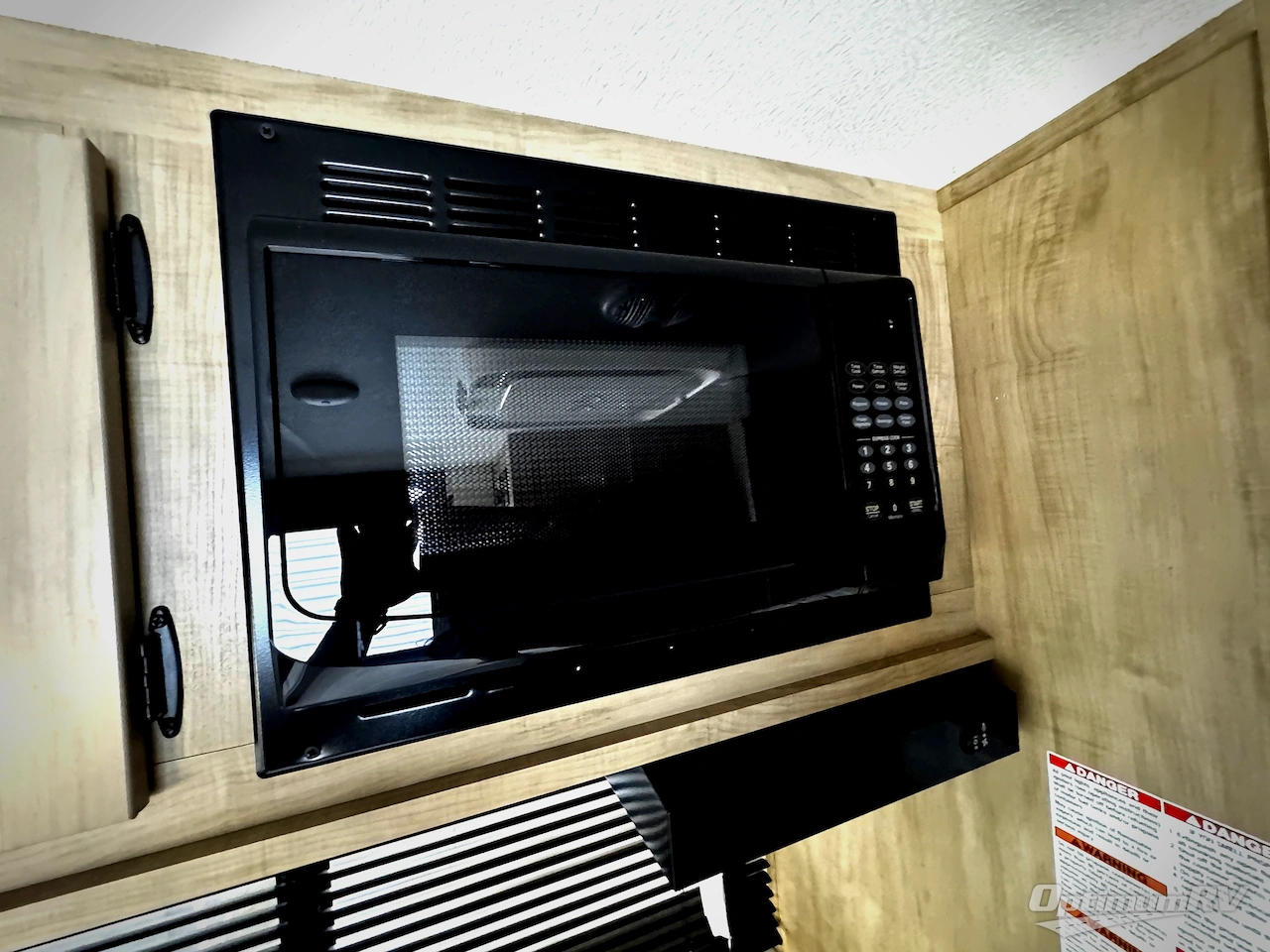 2026 Forest River Cherokee Wolf Pup 16CM Photo 6