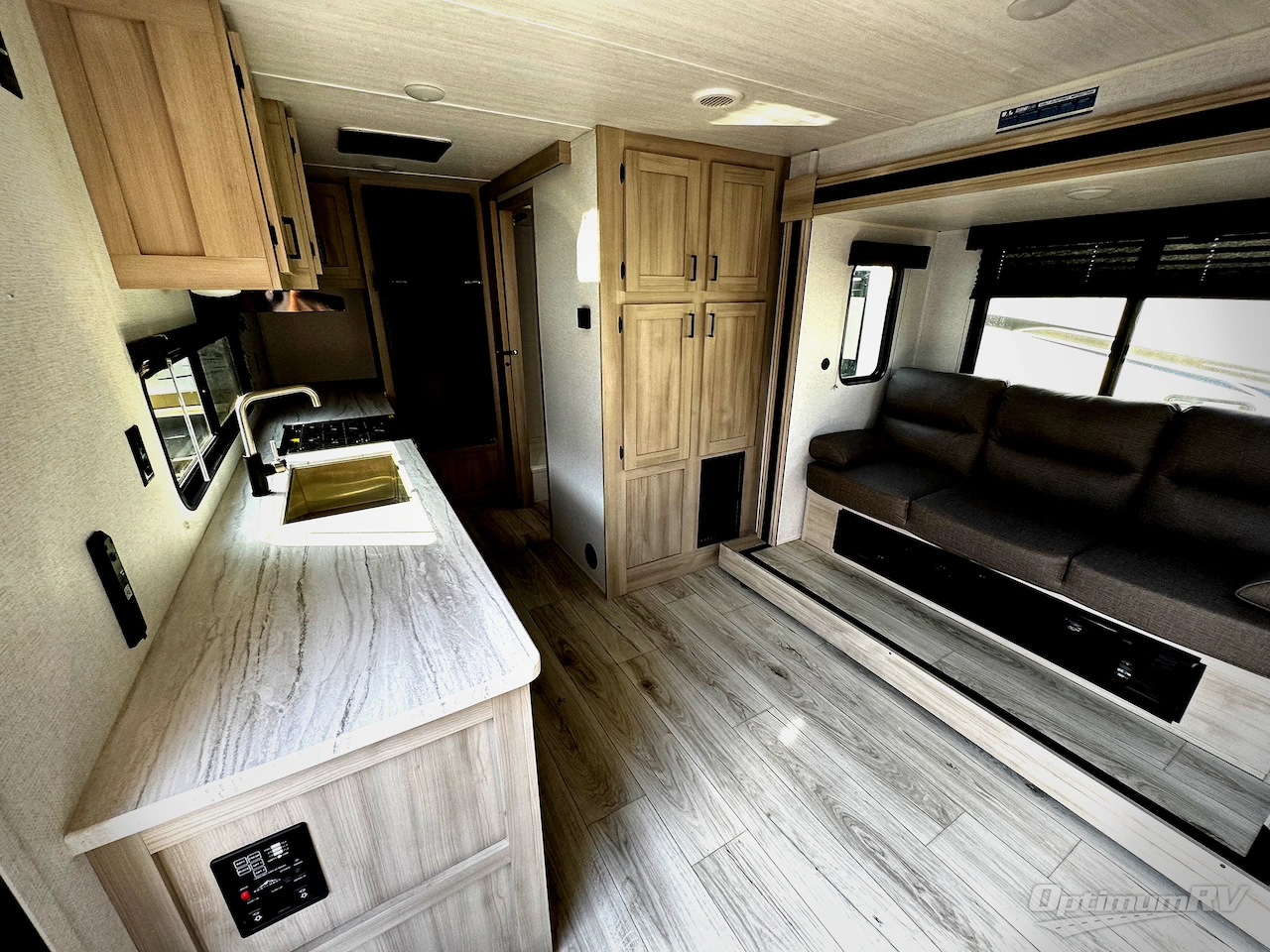 2024 East To West Silver Lake 1800RB Photo 2