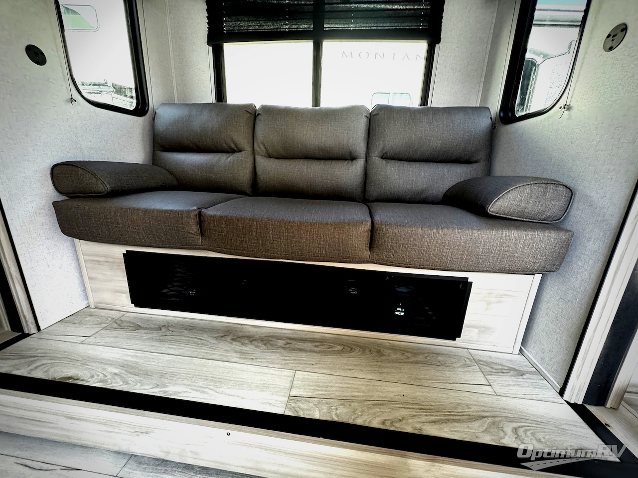 2024 East To West Silver Lake 1800RB Photo 5