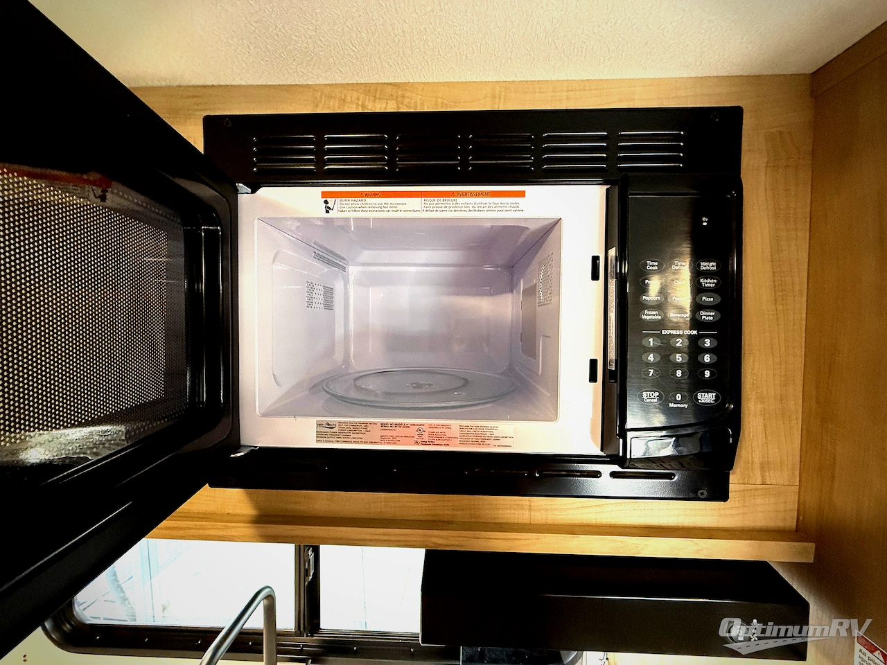 2026 Forest River Cherokee Wolf Pup 18RJBW Photo 9