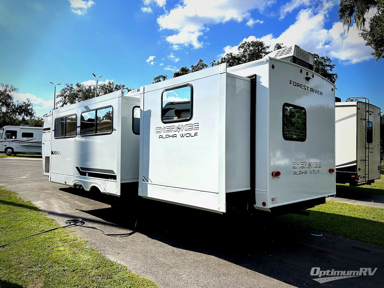 2026 Forest River Cherokee Alpha Wolf 33BH Photo 3