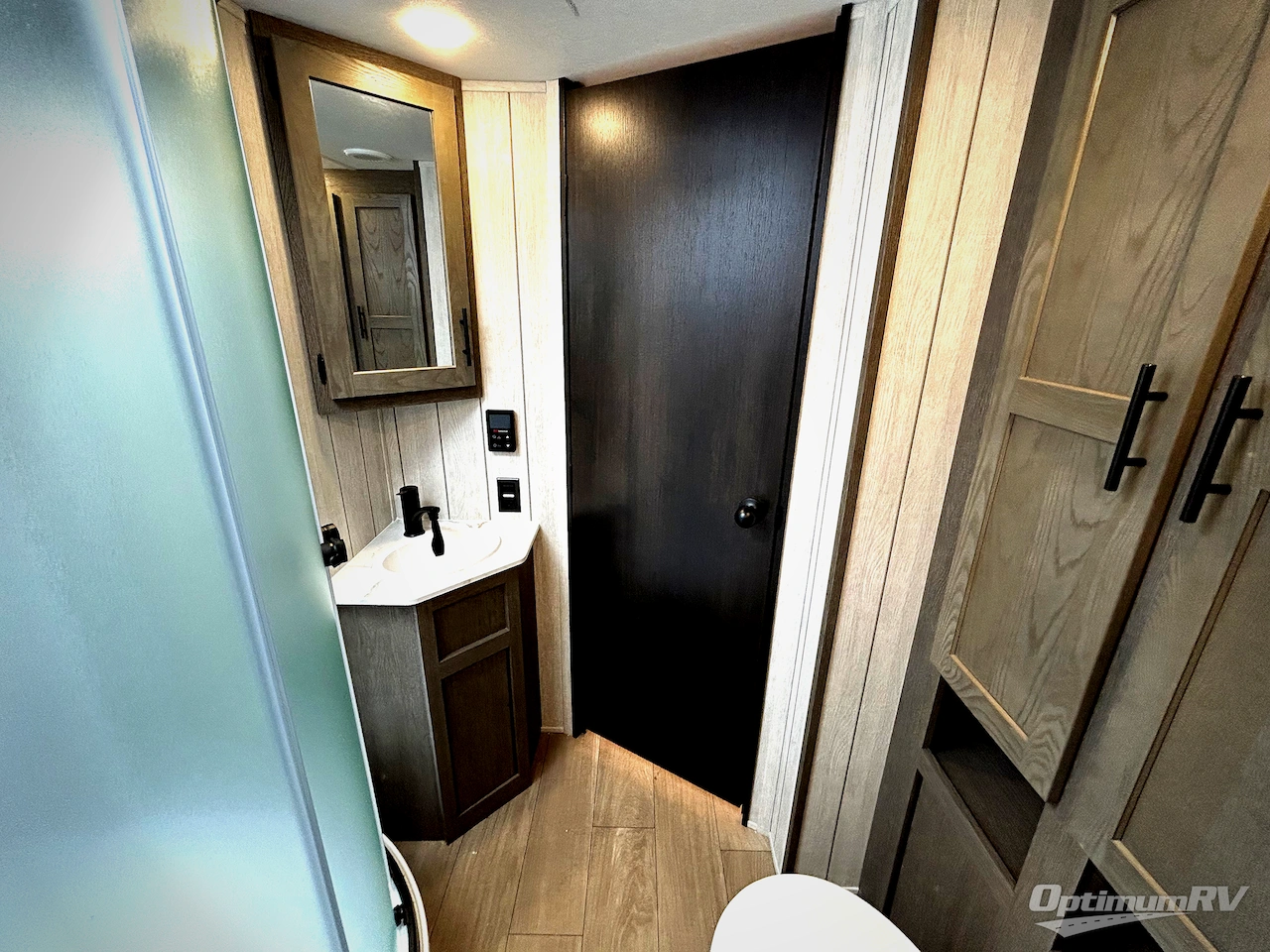 2026 Forest River Cherokee Alpha Wolf 33BH Photo 8