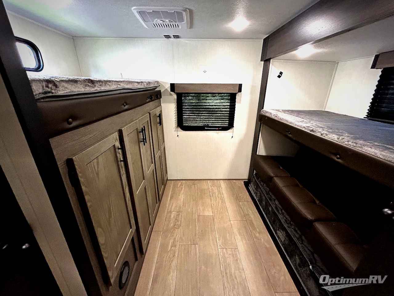 2026 Forest River Cherokee Alpha Wolf 33BH Photo 14