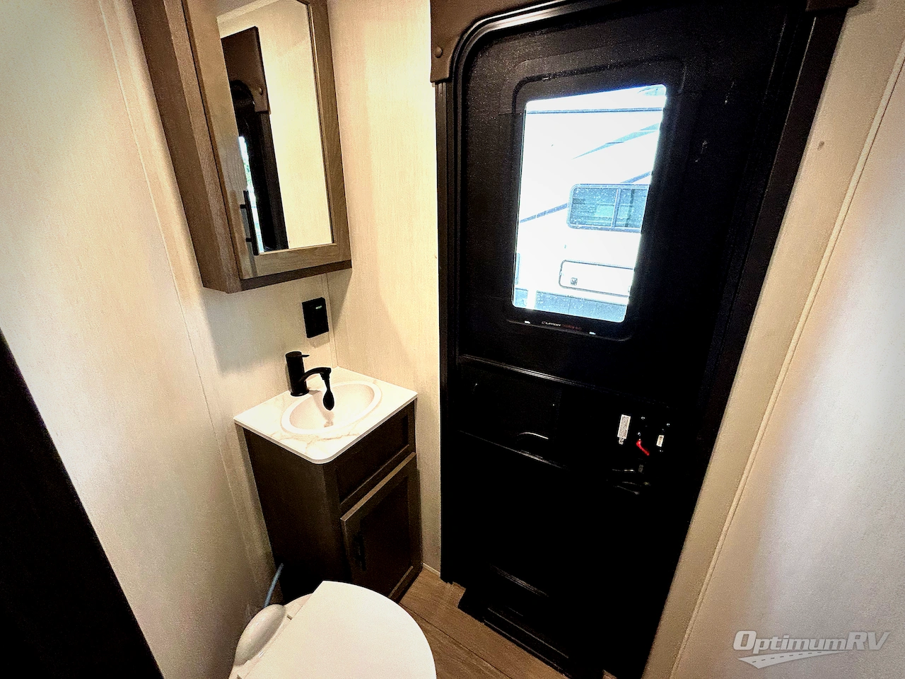 2026 Forest River Cherokee Alpha Wolf 33BH Photo 15