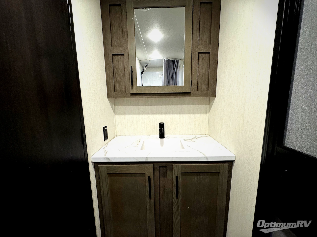 2026 Forest River Cherokee Arctic Wolf 38DST Photo 25