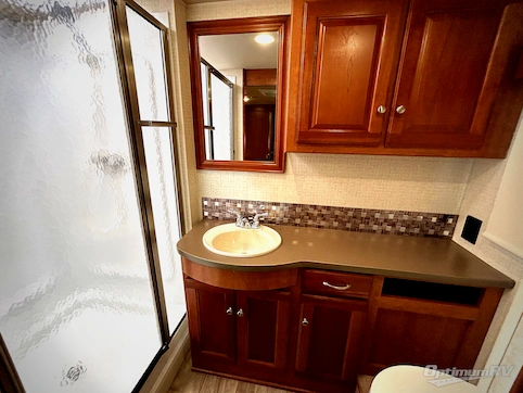 2017 Winnebago Vista LX 35F RV Photo 4