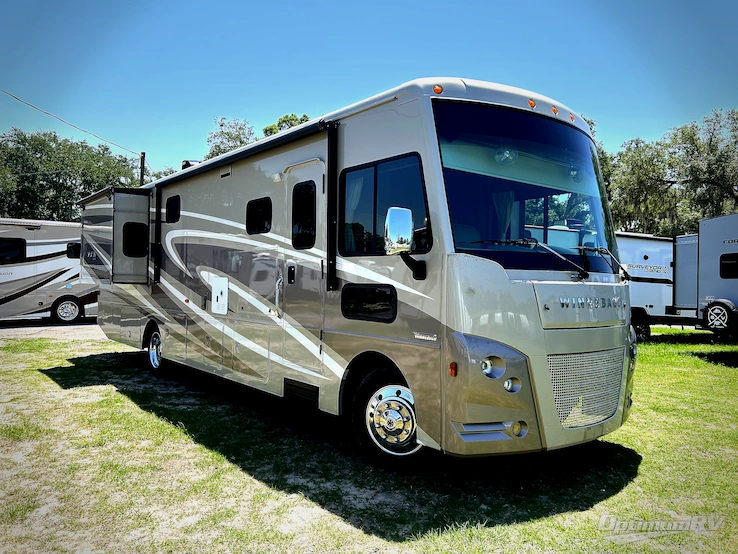 2017 Winnebago Vista LX 35F RV Photo 1