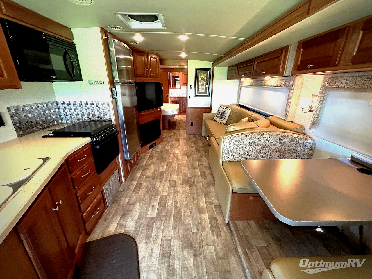 2017 Winnebago Vista LX 35F Photo 4