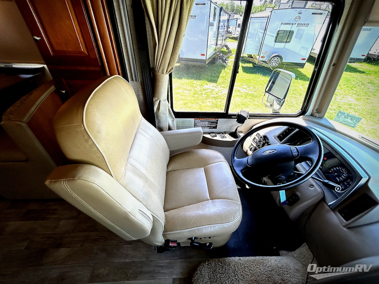 2017 Winnebago Vista LX 35F Photo 7