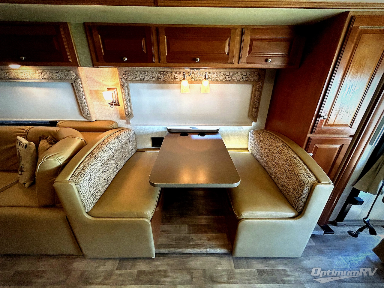 2017 Winnebago Vista LX 35F Photo 11