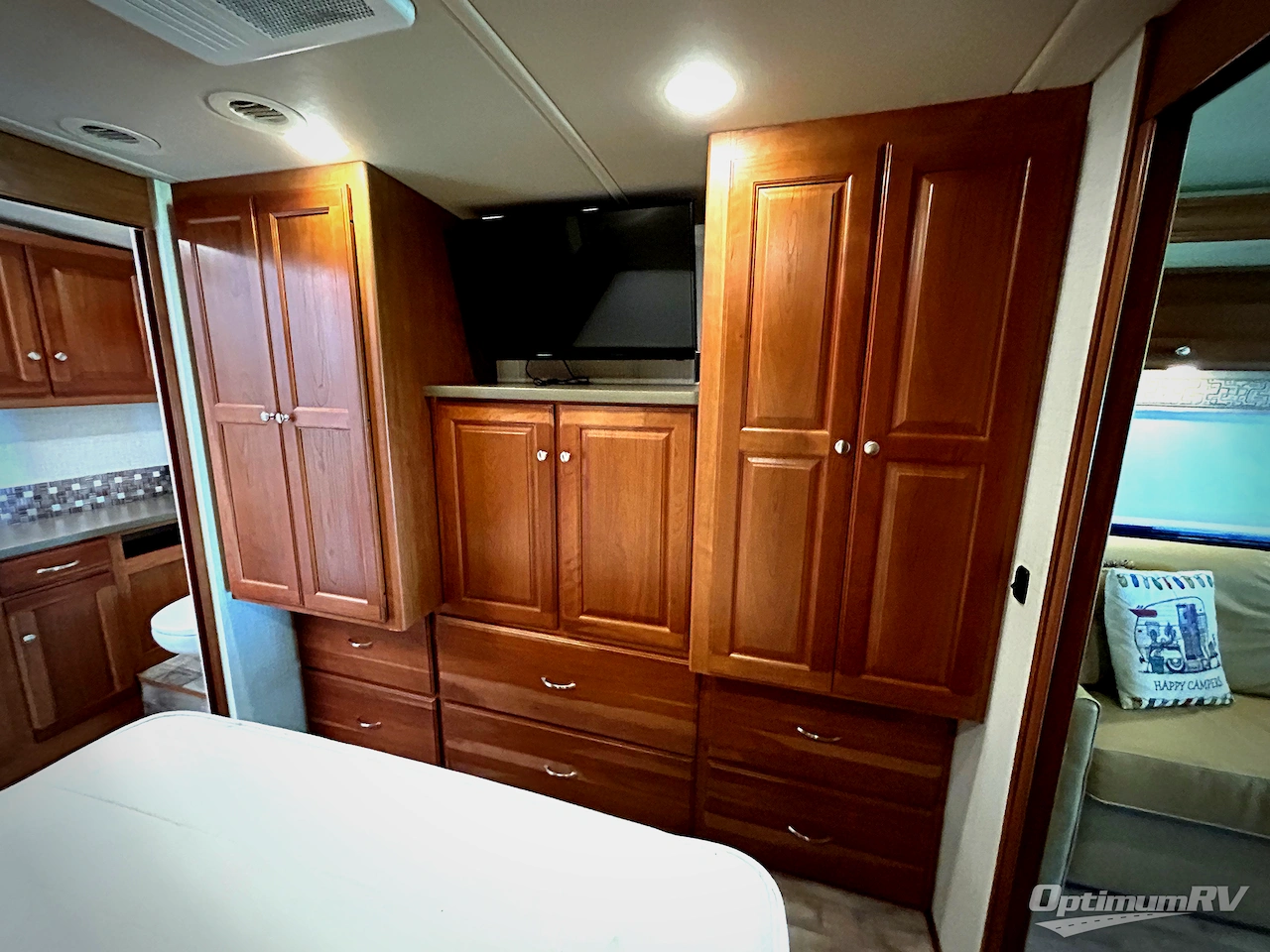 2017 Winnebago Vista LX 35F Photo 17