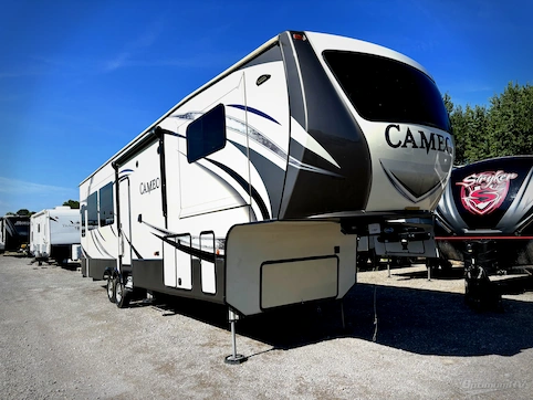 Used 2017 CrossRoads Cameo CE380RL Featured Photo