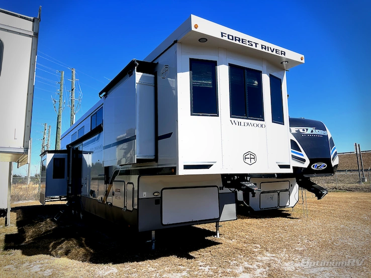 2025 Forest River Wildwood Heritage Glen ROOST43 RV Photo 1