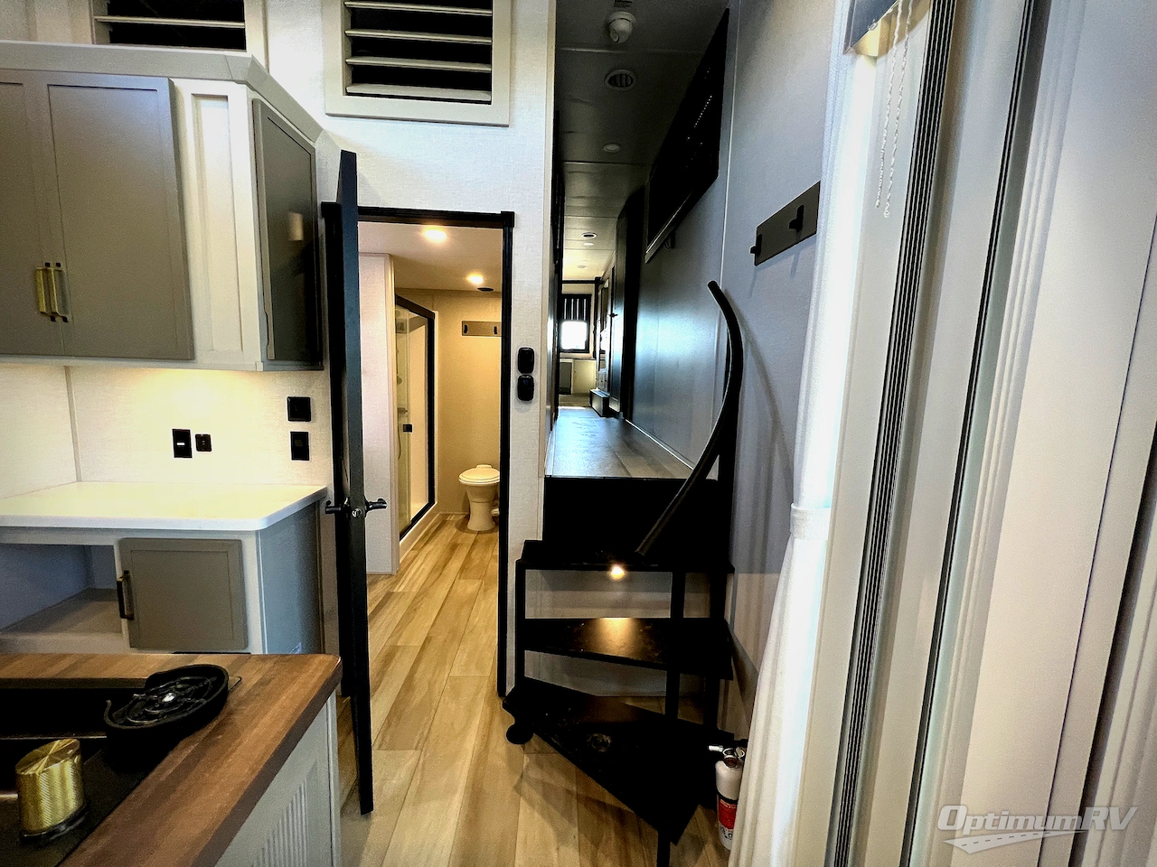 2025 Forest River Wildwood Heritage Glen ROOST43 Photo 17