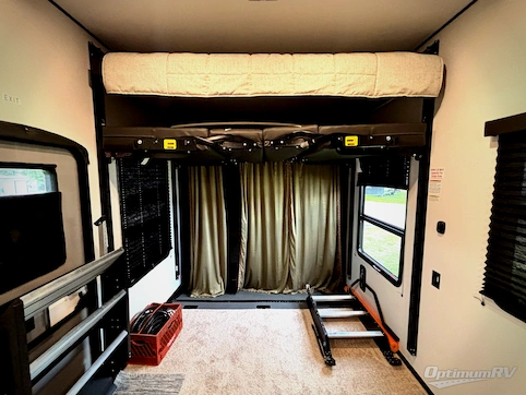 2025 Keystone Fuzion 430 RV Photo 4