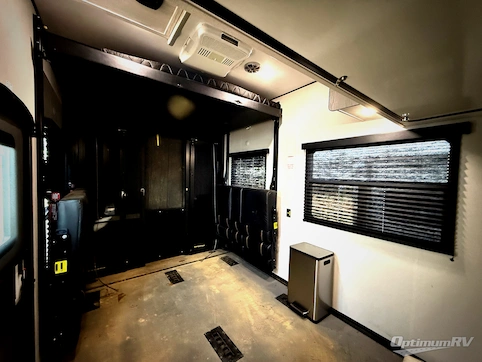 2023 Keystone Fuzion 357 RV Photo 4