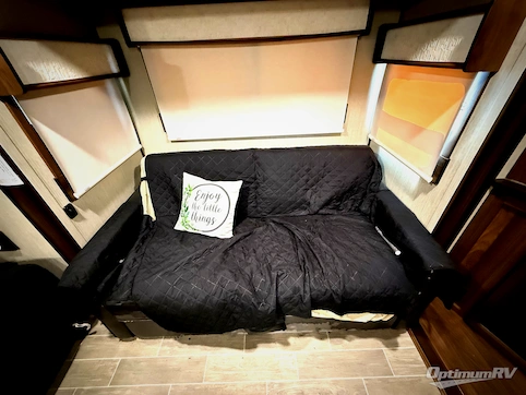 2019 Palomino Columbus F389FL RV Photo 2