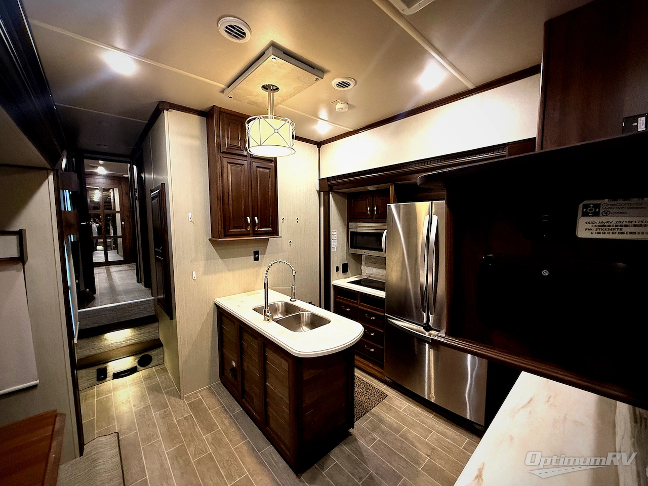 2019 Palomino Columbus F389FL Photo 4