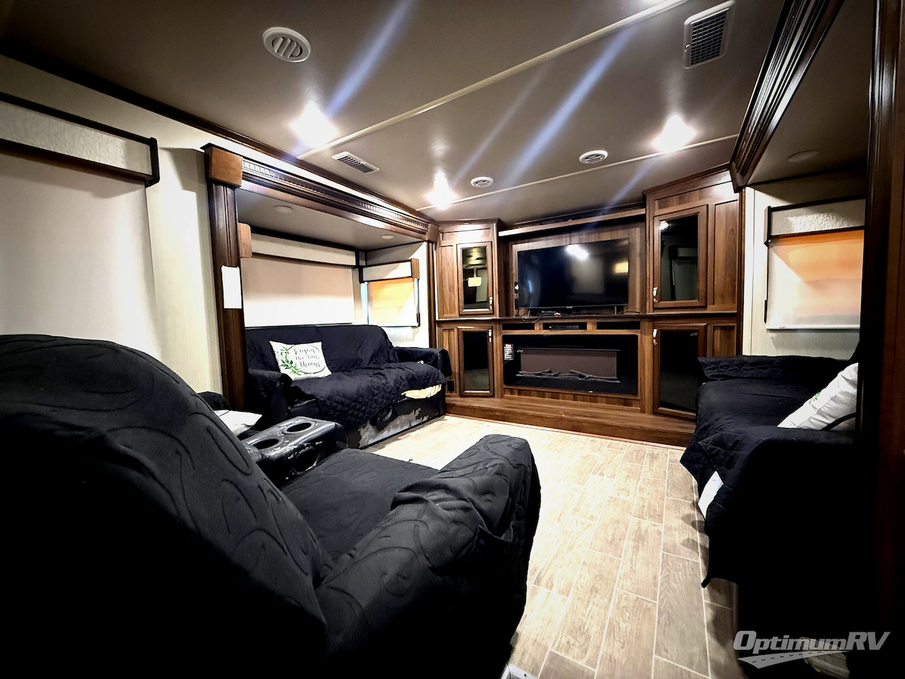 2019 Palomino Columbus F389FL Photo 5