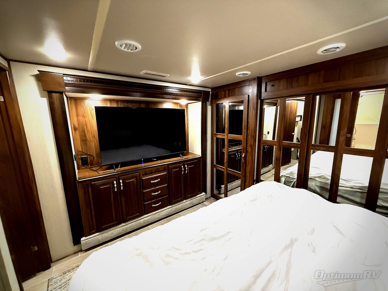 2019 Palomino Columbus F389FL Photo 16