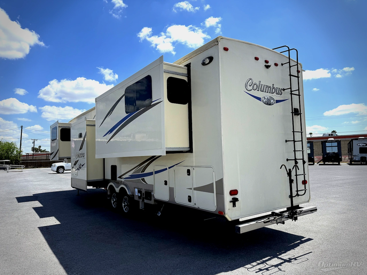 2019 Palomino Columbus F389FL Photo 3