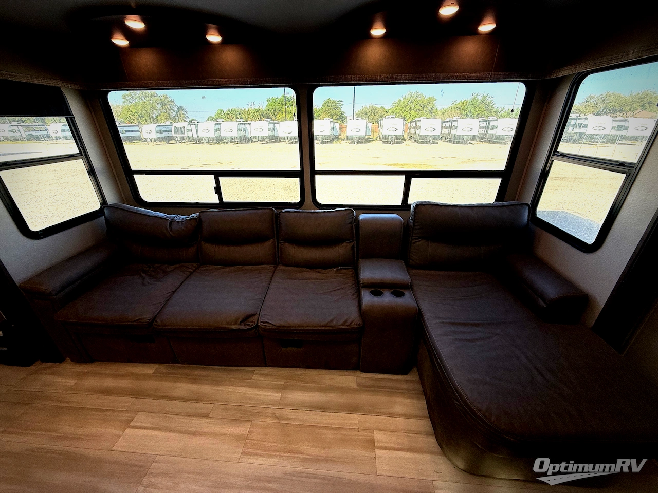 2022 Grand Design Solitude S-Class 3740BH Photo 5