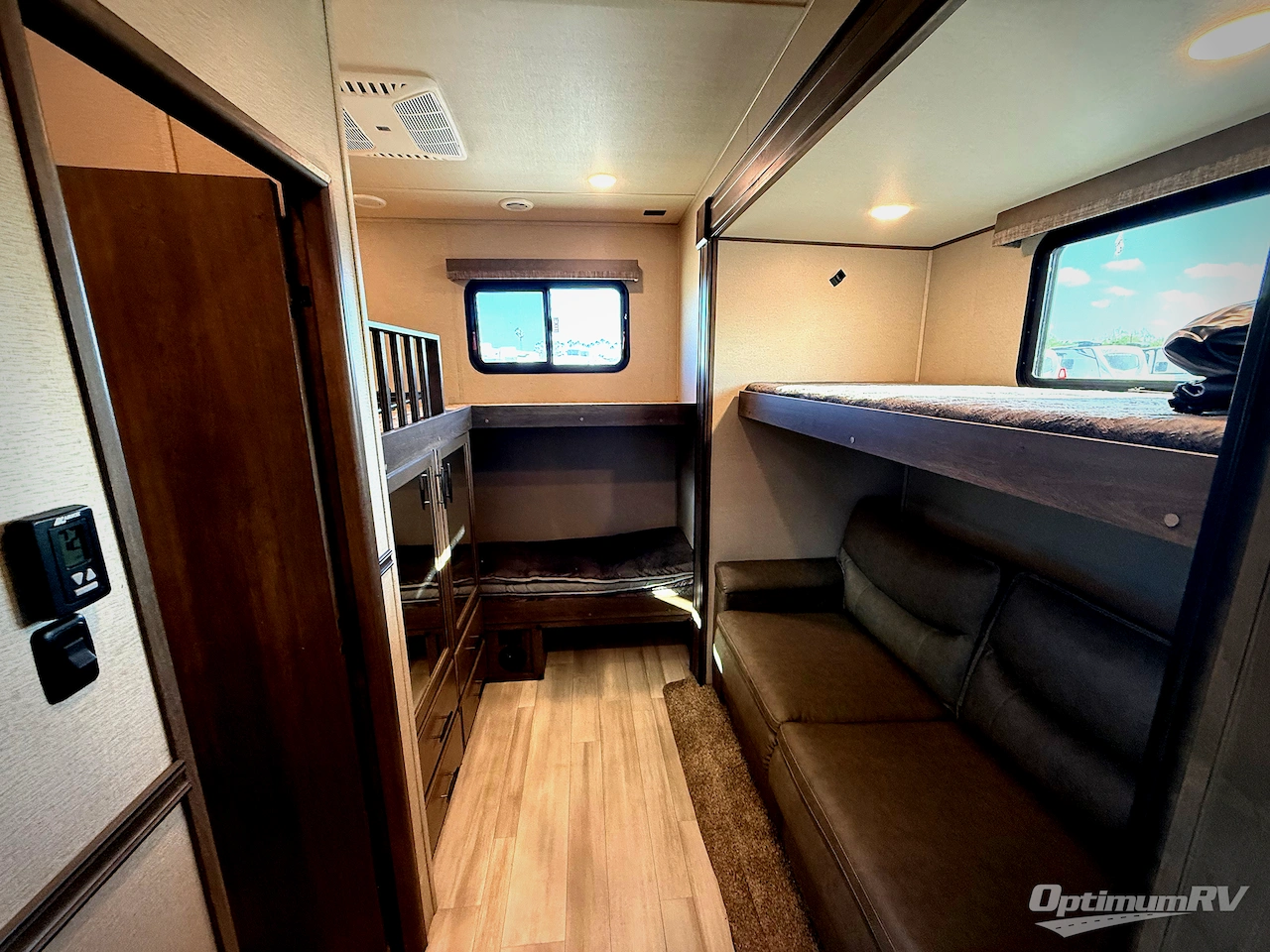 2022 Grand Design Solitude S-Class 3740BH Photo 13