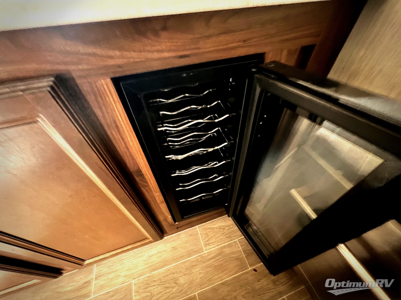 2019 Palomino Columbus Compass 389FLC Photo 8