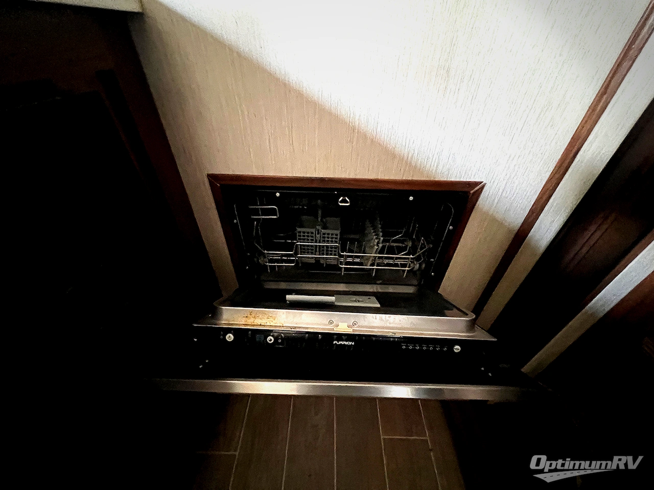 2019 Palomino Columbus Compass 389FLC Photo 9