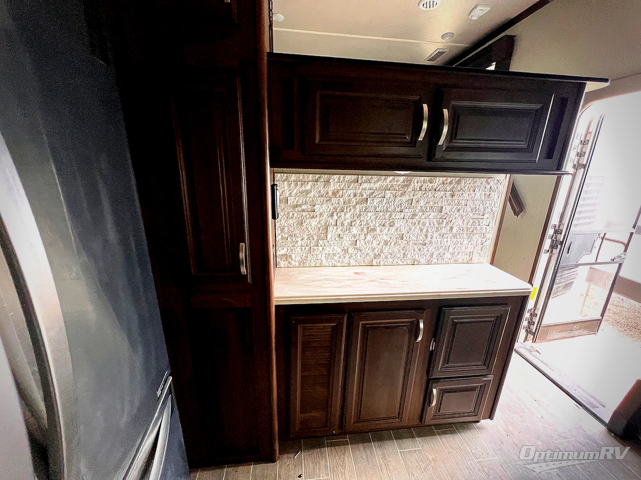 2019 Palomino Columbus Compass 389FLC Photo 12