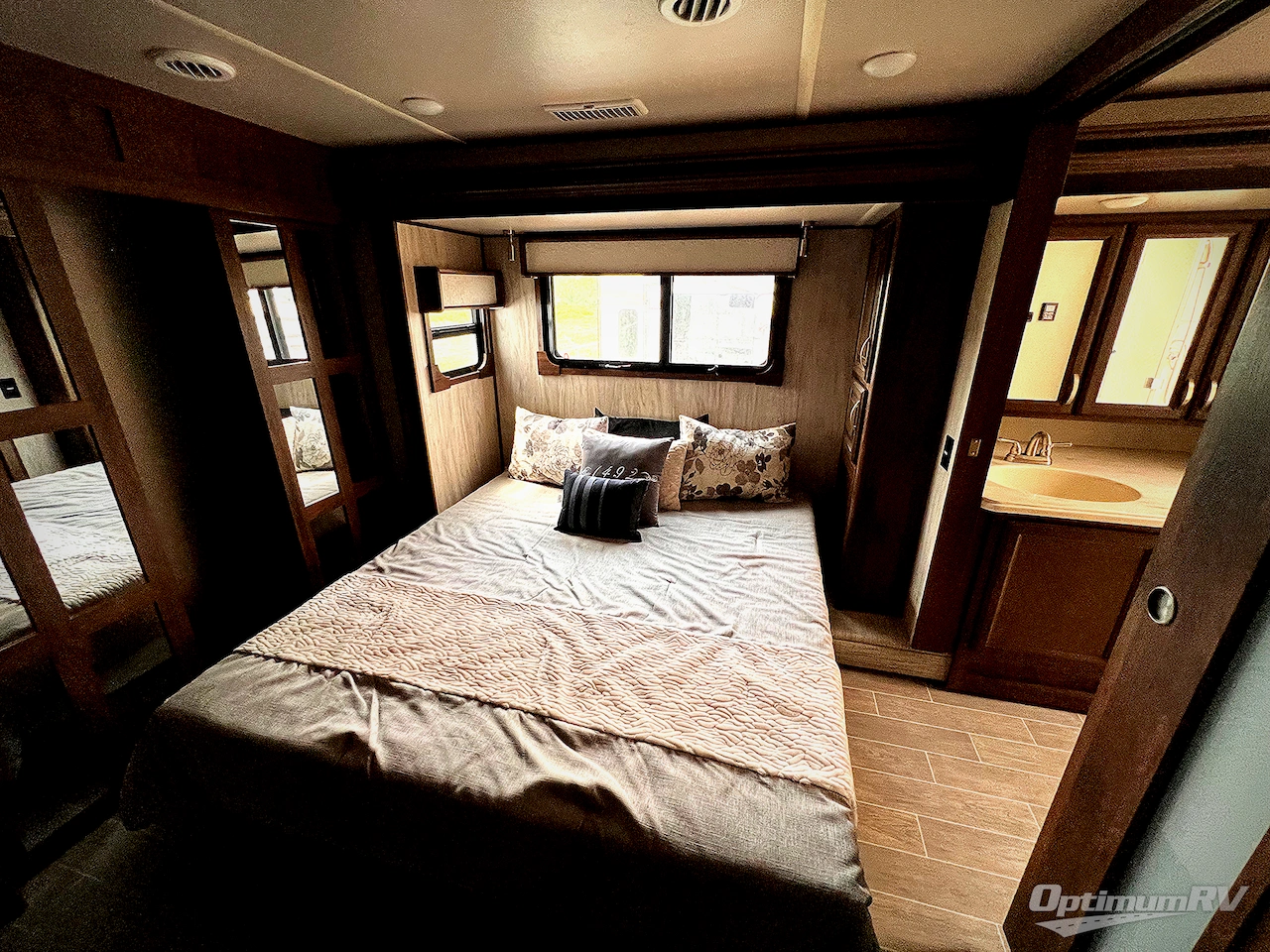 2019 Palomino Columbus Compass 389FLC Photo 21