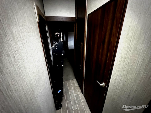 2019 Palomino Columbus 1492 386FK RV Photo 4