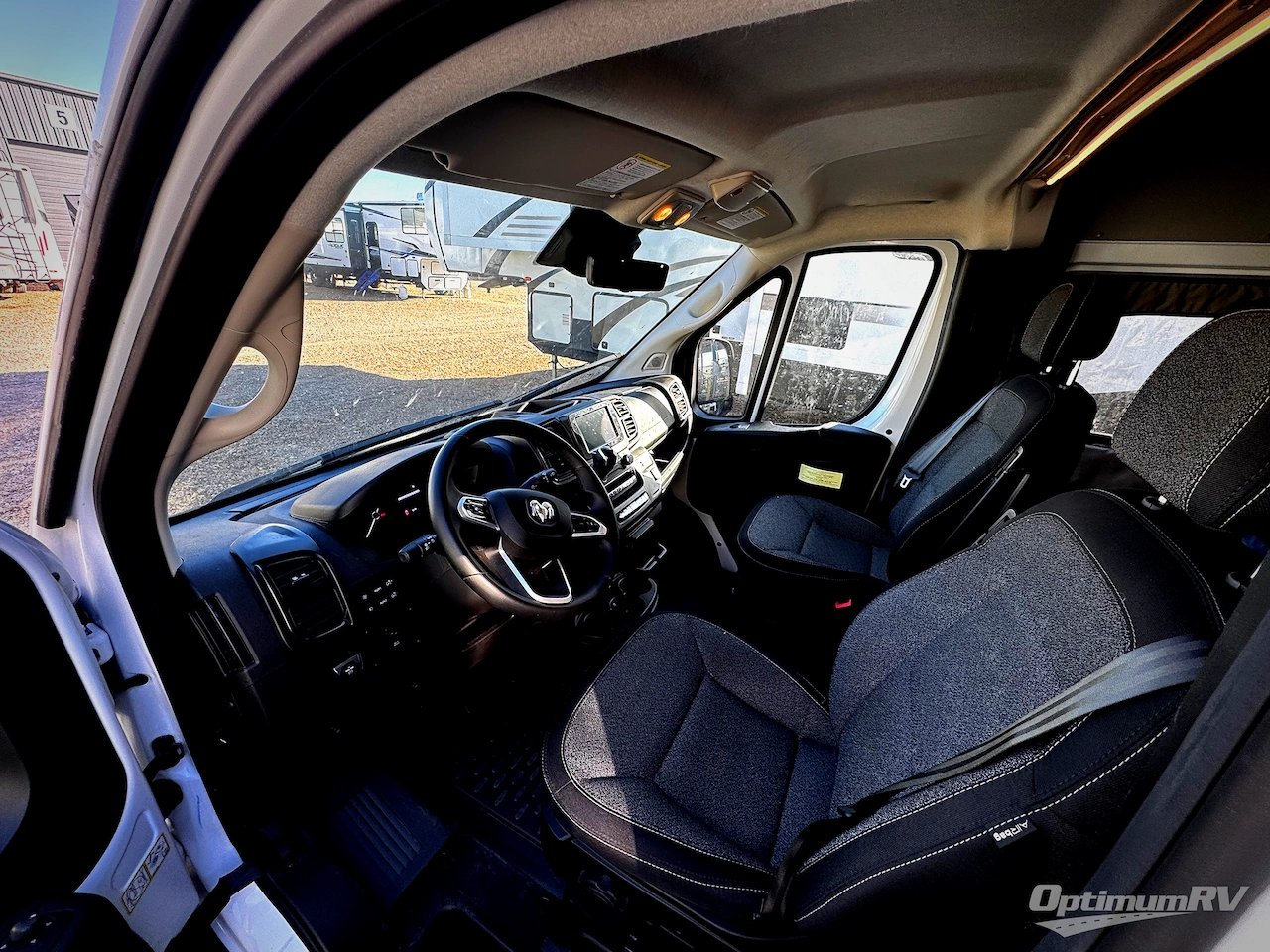 2024 Winnebago Solis 59PX Photo 4