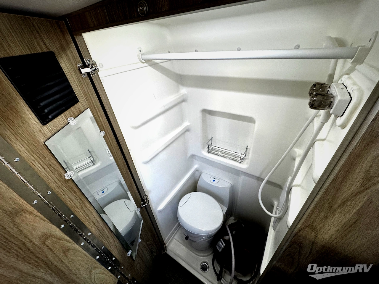 2024 Winnebago Solis 59PX Photo 9