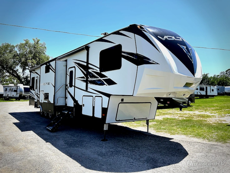 2018 Dutchmen Voltage V4005 RV Photo 1