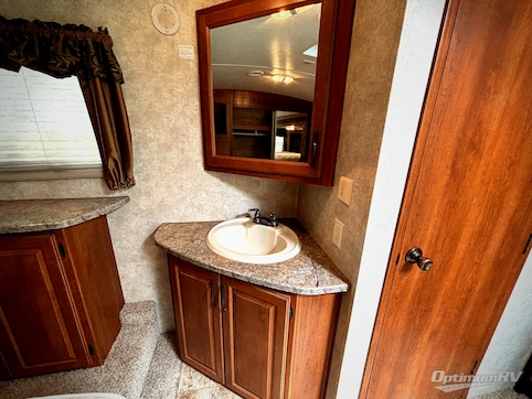 2013 Keystone Cougar High Country 246RLS RV Photo 3